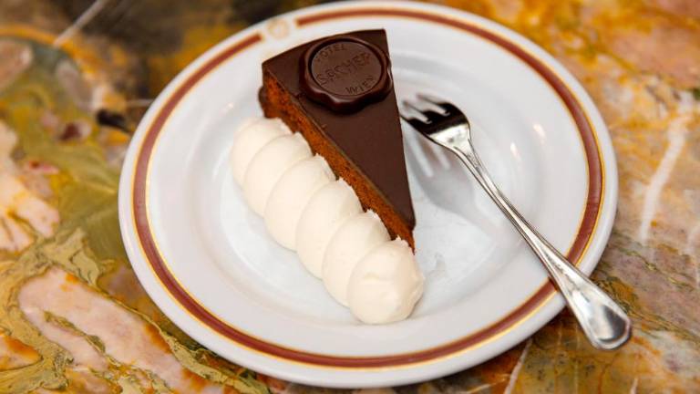 Na Dunaju drive in za legendarno torto sacher