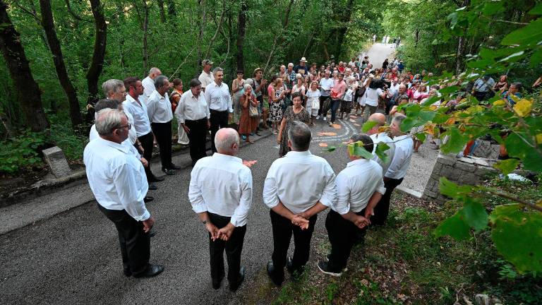 Pesniška pot letos združila Col in Tomaj