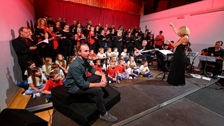 Kajuhovi verzi o uporu in ljubezni