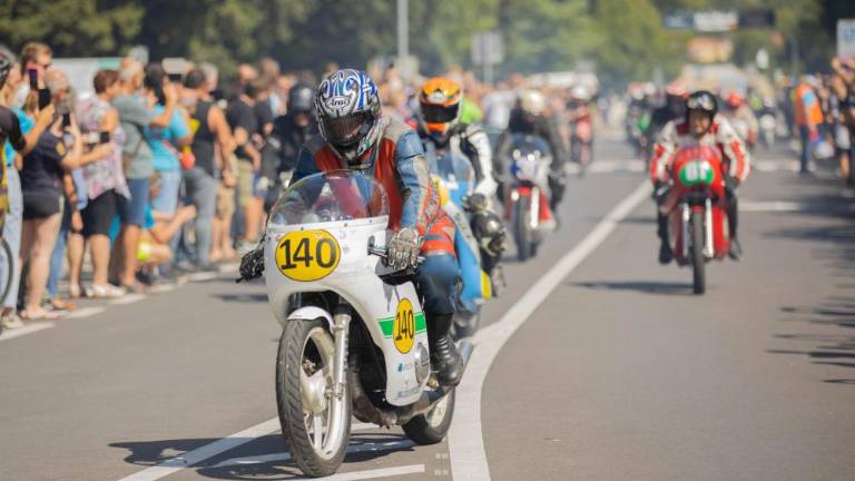 Motociklisti so se spomnili časov, ko so rušili mejo