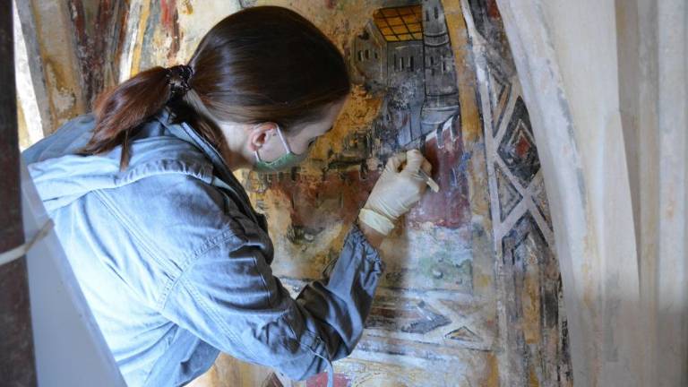 V cerkvi sv. Mihaela obnavljajo gotske freske