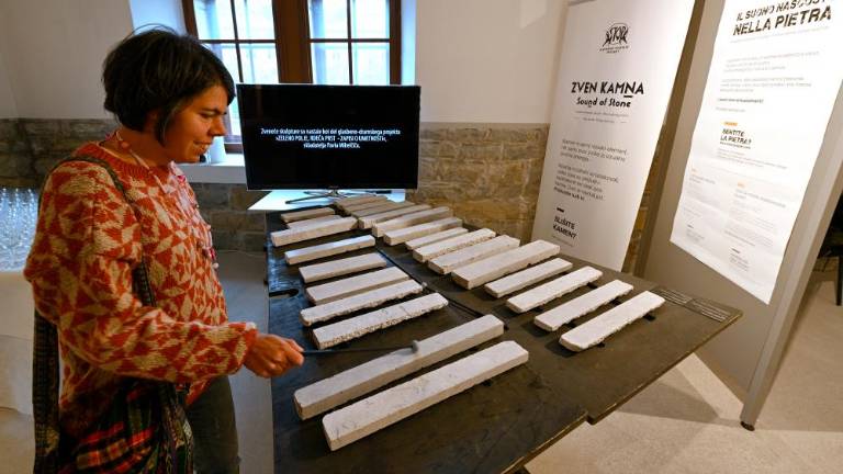 V kamnu se skrivajo umetnine