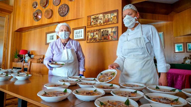 Velika noč pri Guštinu, Sardoču, Križmanu in Lampari