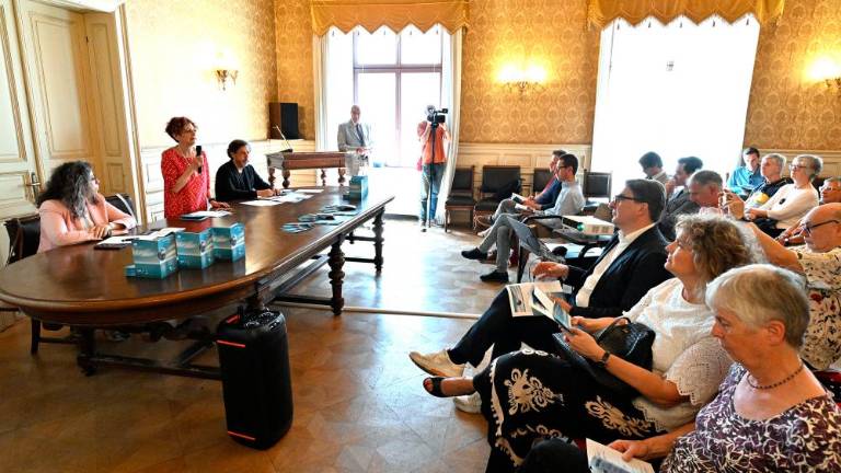 Brezmejne nežnosti s šestimi premierami in šestimi gostujočimi predstavami