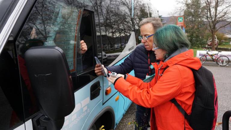 Čezmejni turistični avtobus se je podal na pot