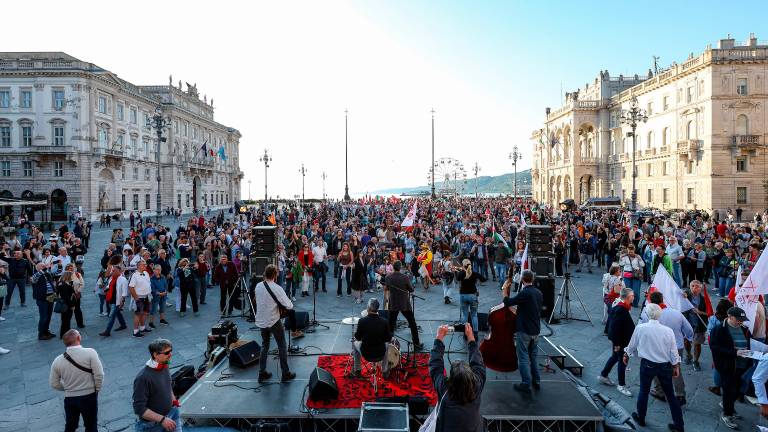 V Trstu 25. april zaznamovalo živahno proslavljanje