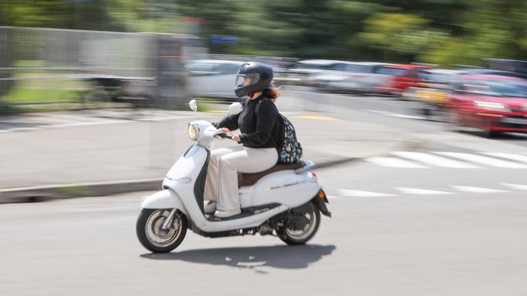 Med mladimi motorno kolo ni več prioriteta