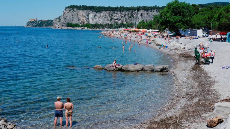 Na plažo ob spoštovanju načel civilnega sobivanja