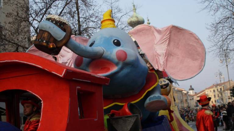 S plesom se začenja tridnevno pustovanje