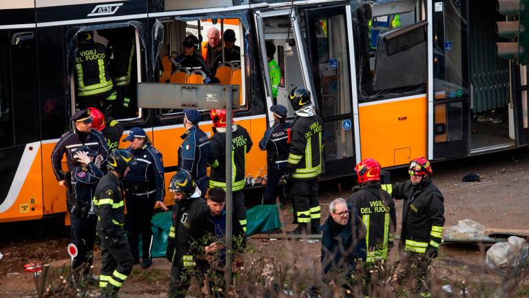 V Milanu v nesreči tramvaja en mrtev in skoraj 40 poškodovanih