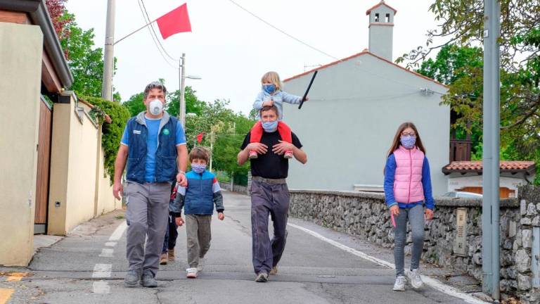 1. maj v Dolini, Zgoniku, Lonjerju in Gropadi