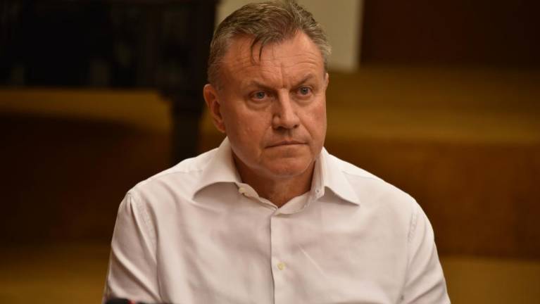 Zgodovinski trenutek, ki prinaša negotovost