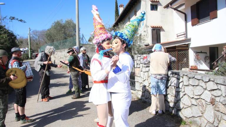 Prizanesli so le fantu in pupi ...