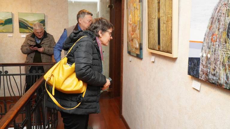 Z razstavo bodo pomagali bolnim in ostarelim