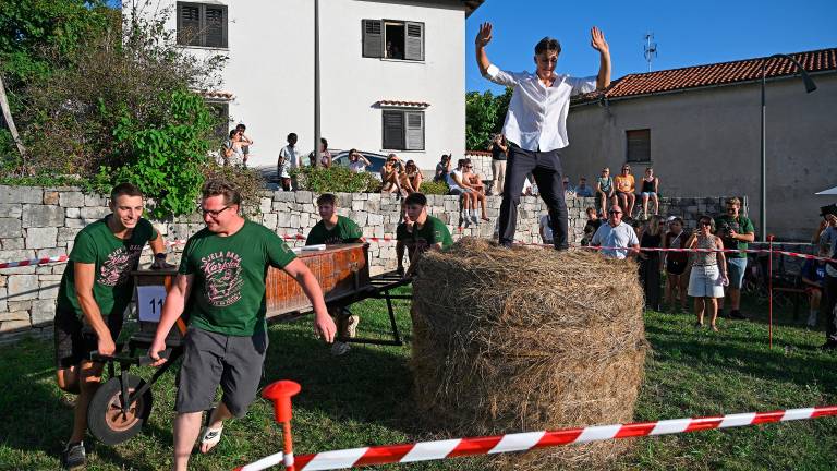 V Repnu švigale karjole vseh vrst (FOTO in VIDEO)