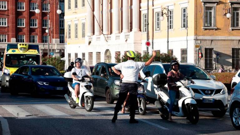 Gala večerja povzročila prometni kolaps