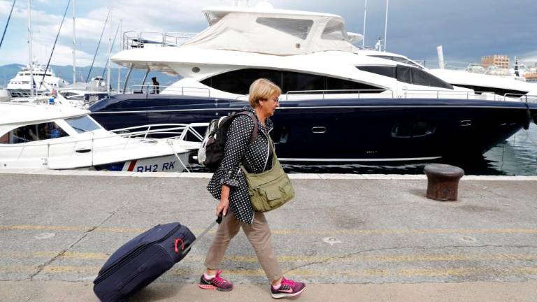 Zaradi uvoženih okužb novi ukrepi?