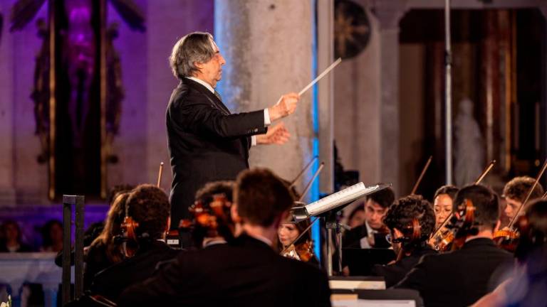 Publika na koncertu navdušeno ploskala po vsakem stavku