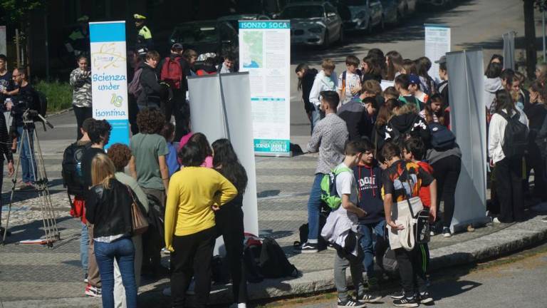 Izsledke strnili na dvanajstih dvojezičnih panojih