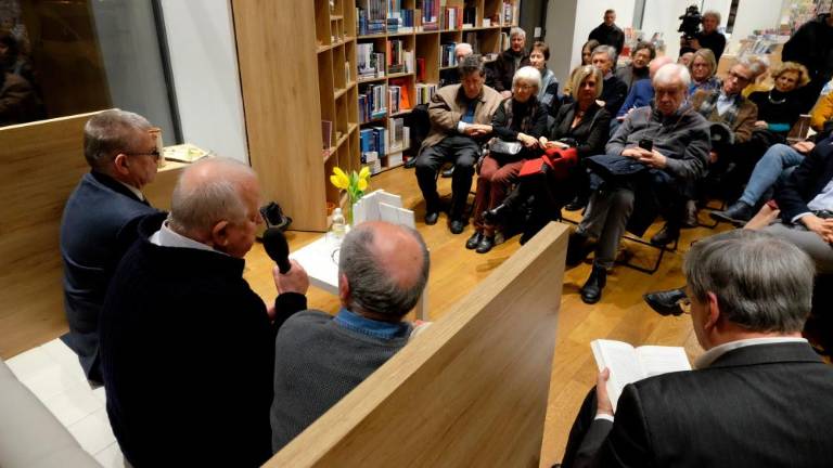 Med nekdanjo in sedanjo politiko globok prepad