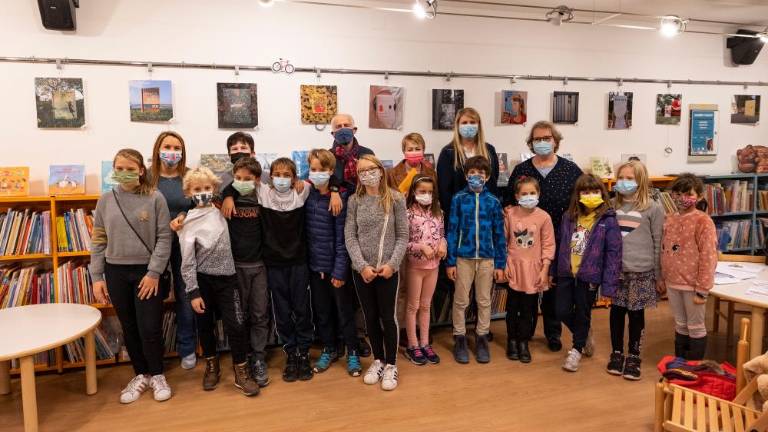 Mladi ustvarjali za zaščitno masko