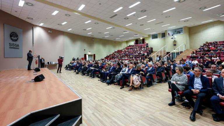 »Odpraviti strah pred umetno inteligenco, ki je lahko priložnost ali poguba«