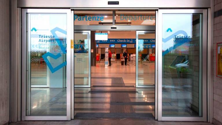 V London so nameravali odleteti s ponarejenimi dokumenti