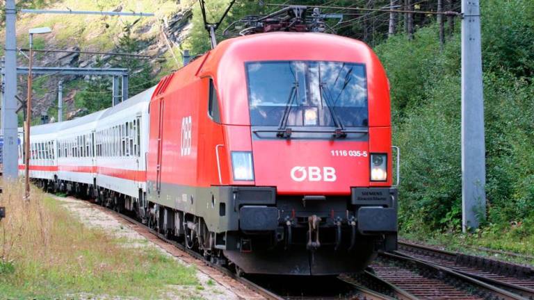 Potniški vlak bo znova povezal Dunaj in Trst
