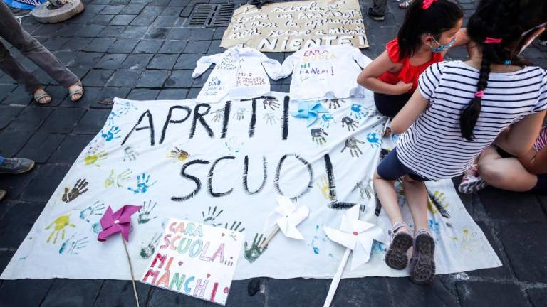 Vrnitev v šolske klopi še vedno nejasna: kdaj? Kako?