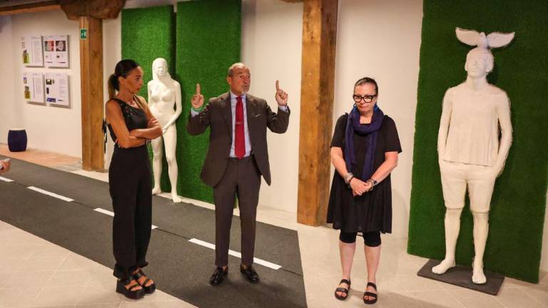 Pletejo sodelovanje med umetnostjo in gospodarstvom