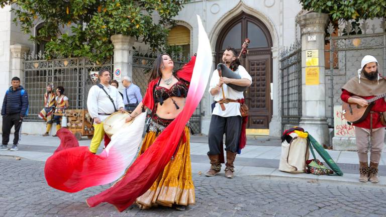 Grofija in pohod poživila mesti