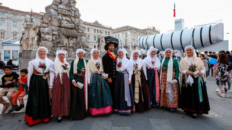 Slovenske tržaške noše pritegnile pozornost na Barcolani