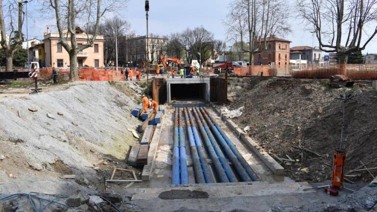 Pod krožiščem gradijo podhod