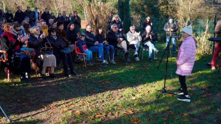 Ob obletnici otroci vrtcu zapeli himno