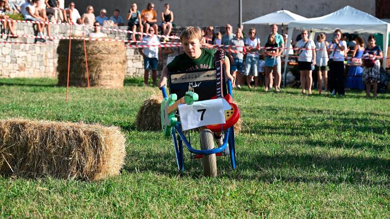 V Repnu švigale karjole vseh vrst (FOTO in VIDEO)