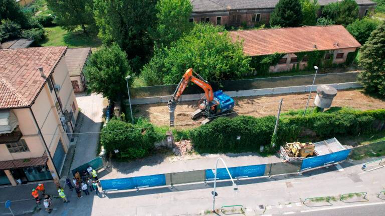 V nekdanjem fašističnem taborišču bodo ohranili spomin na patra Corteseja