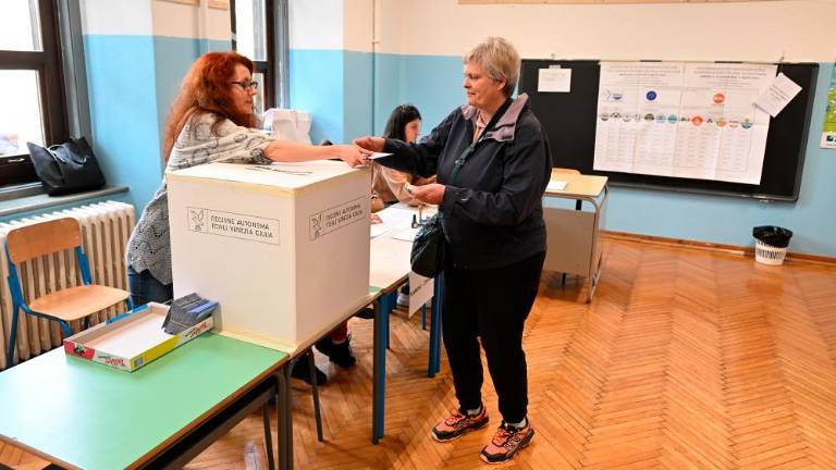 Volišča danes odprta do 15. ure