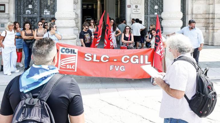 Umetna inteligenca ogroža delovna mesta v klicnih centrih