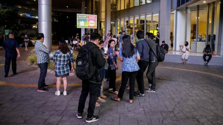 Potres v Indoneziji zahteval najmanj eno žrtev