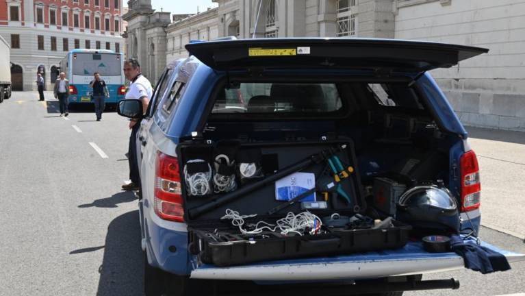 Lažni bombni alarm pred glavno avtobusno postajo