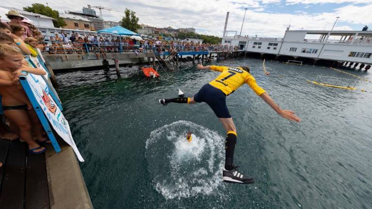 Po dveh letih spet klanfe