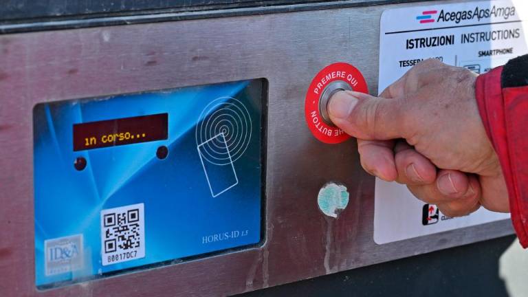 Do ponedeljka bo za vse pametne zabojnike na Krasu potrebna kartica