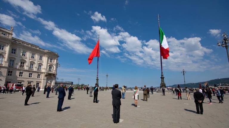 Počastitev dneva republike z varnostno razdaljo