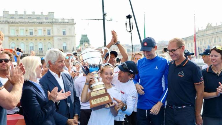 Pokal v roke 16-letni Marti