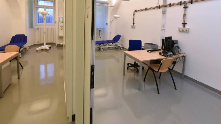 S presejalnim testiranjem proti hepatitisu