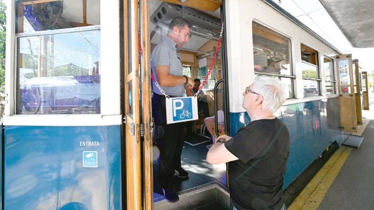 Openski tramvaj: turistična storitev ali lokalni prevoz?