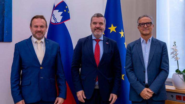Z leve Horvàth, Kajzer in Ziza (FACEBOOK)