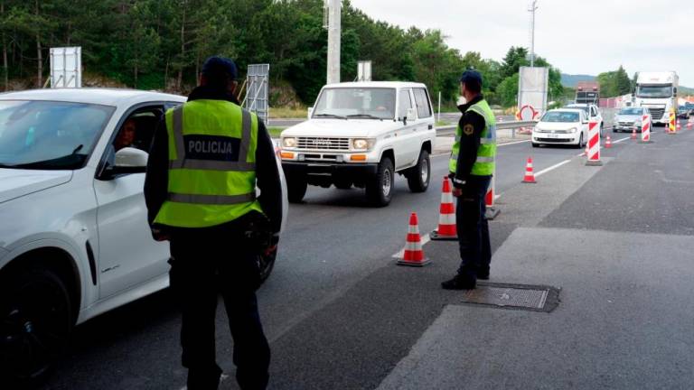 Slovenija ukinja kontrolne točke na meji z Italijo in Avstrijo