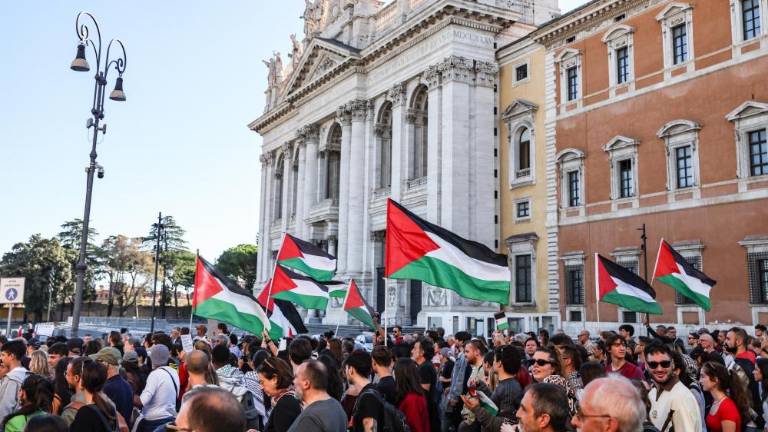 V Rimu nepregledna množica ljudi za Palestino