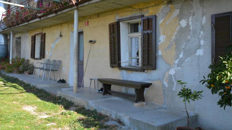 Ostali so talci lastnih domov